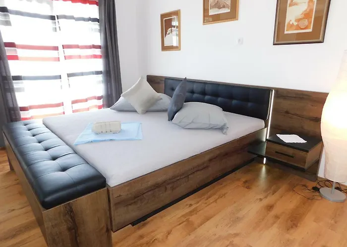 Jacky / Sea View * ماكارسكا